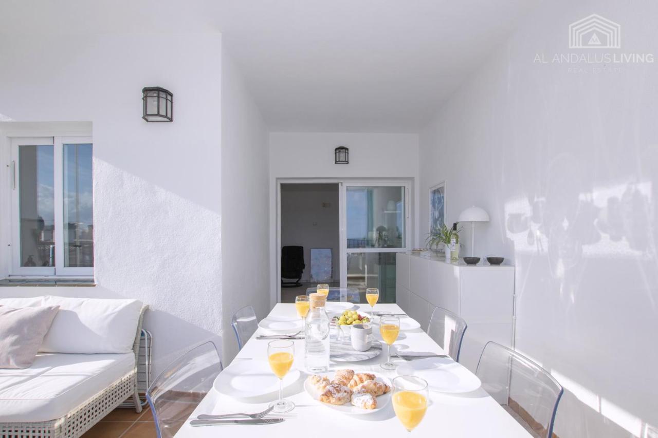 Scandinavian Seaview Terrace: Miraflores Beach Retreat Malaga Exterior photo